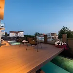 Noble Strandnahe Villa Mit Meerblick, Privatpool, Gym, Nur 700 Meter Zum Strand