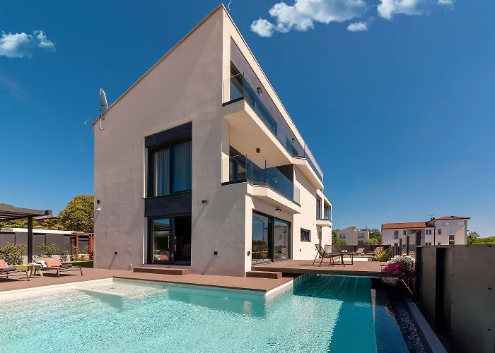 Noble Strandnahe Villa Mit Meerblick, Privatpool, Gym, Nur 700 Meter Zum Strand