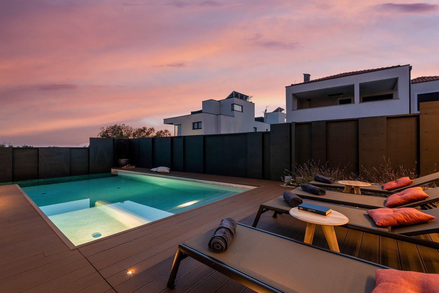 Noble Strandnahe Mit Meerblick, Privatpool, Gym, Nur 700 Meter Zum *
