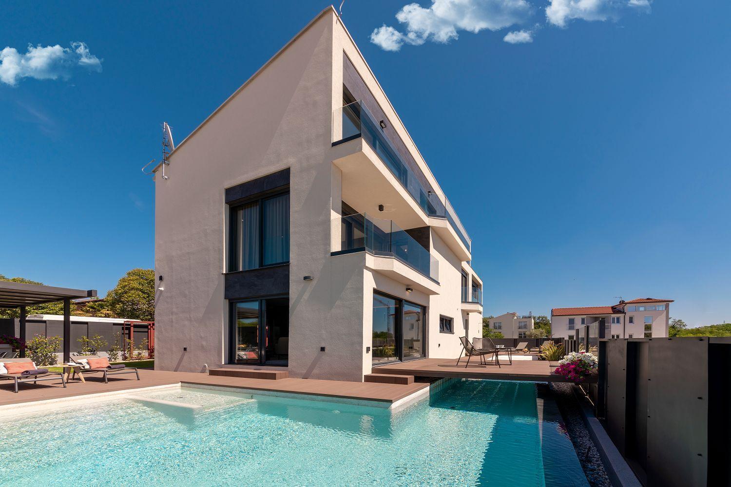 Noble Strandnahe Mit Meerblick, Privatpool, Gym, Nur 700 Meter Zum *